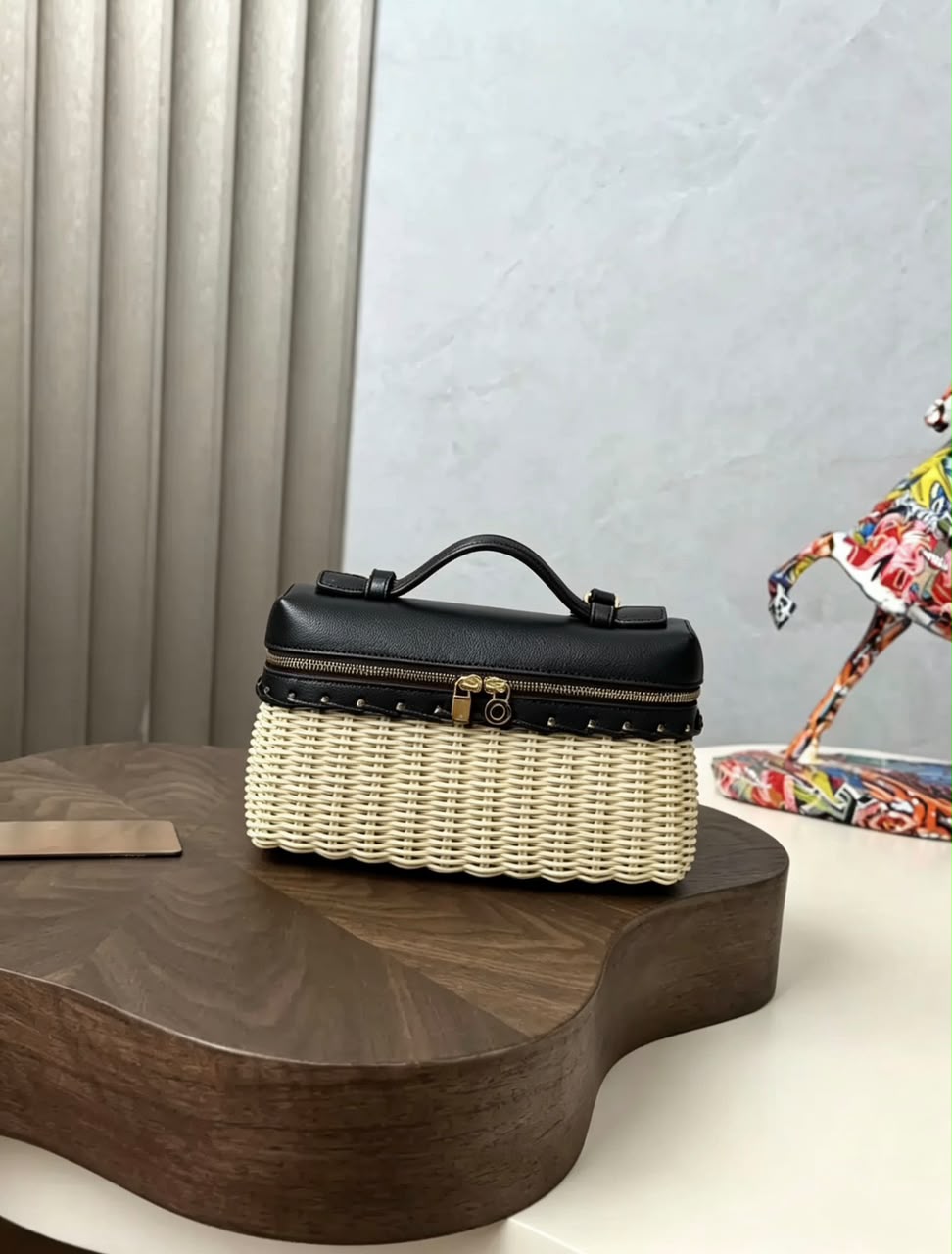 Brand  ladies  bag