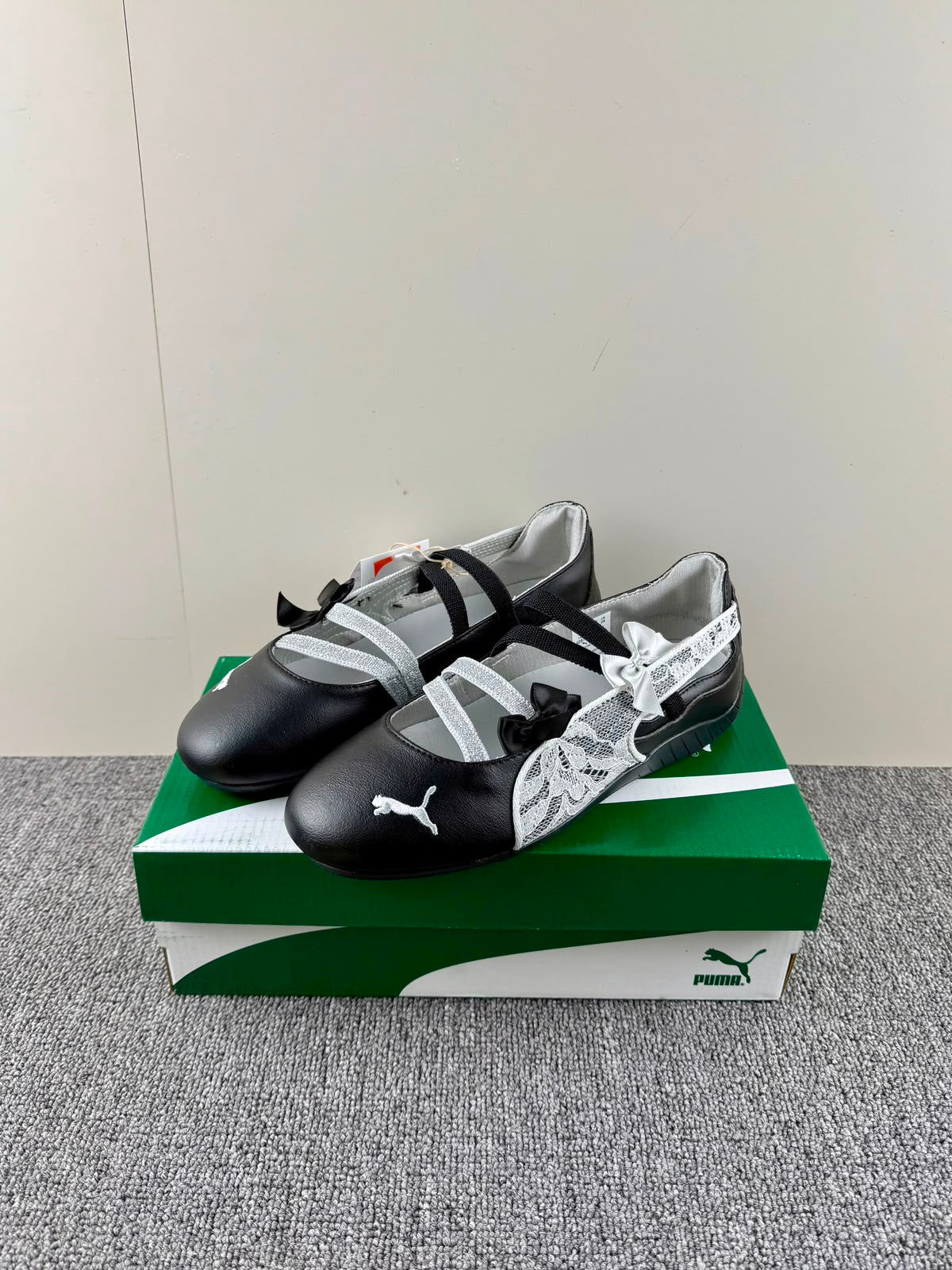 Ladies brand shoes