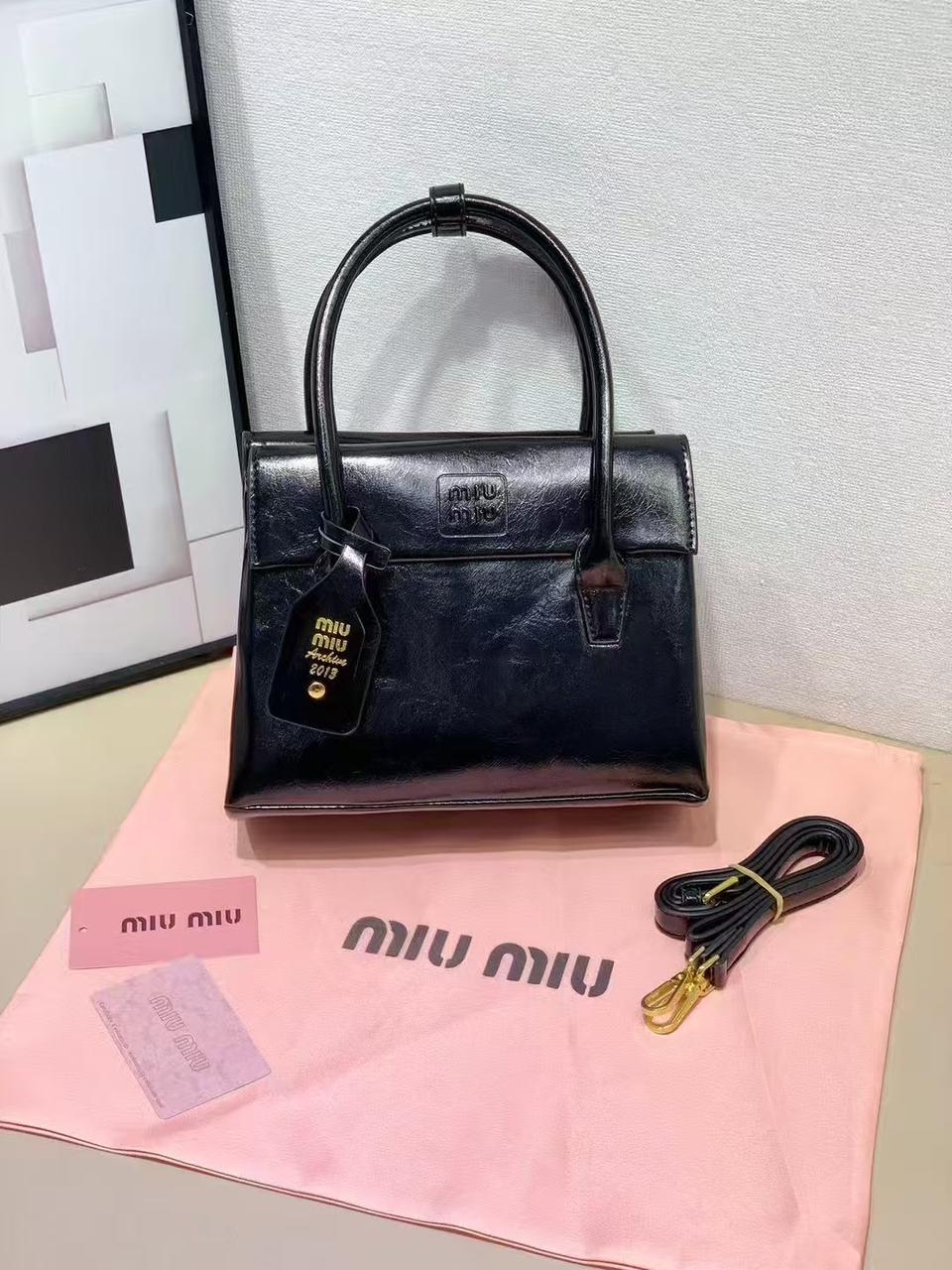 Brand  ladies  bag