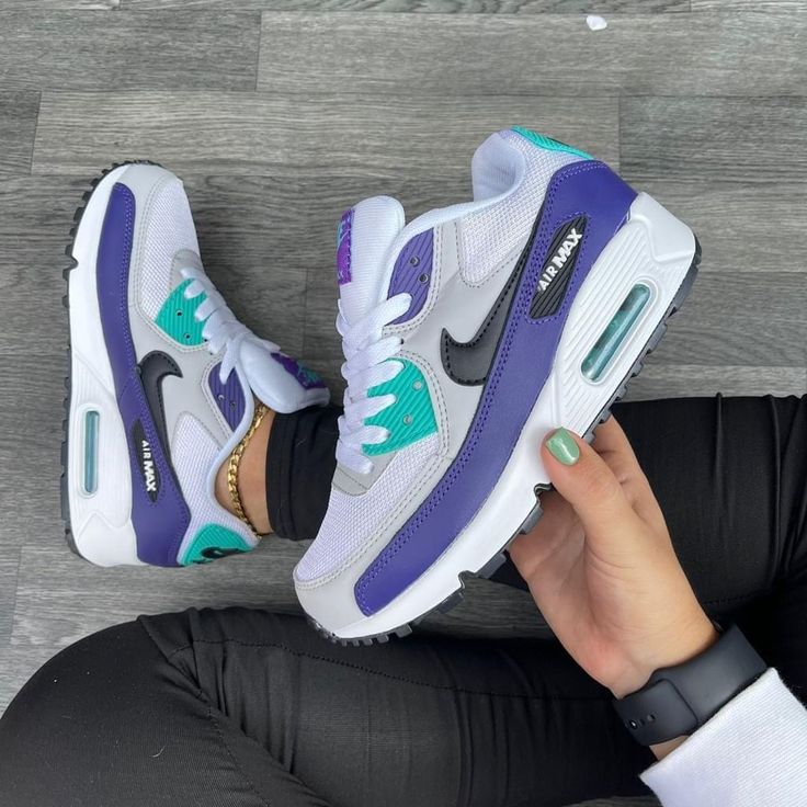 Ladies brand shoes